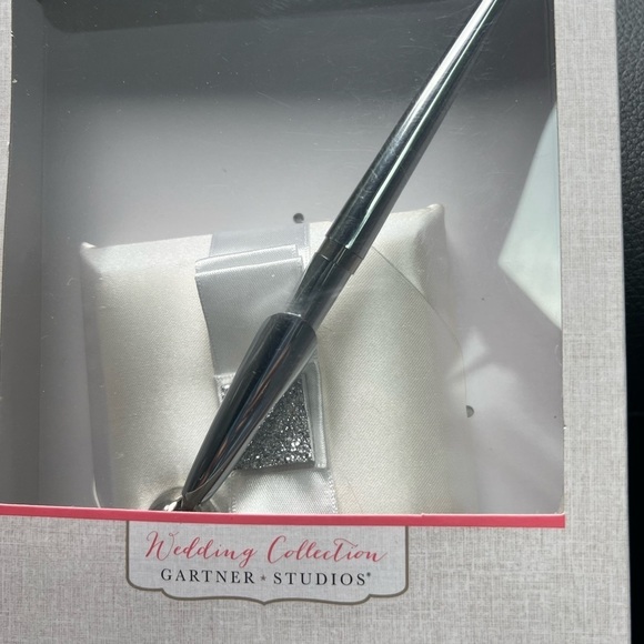 Gorgeous Pen Set for weddings. White with silver  pen and silver bling detail - Picture 2 of 7